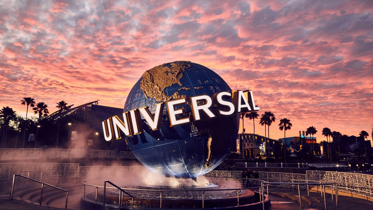 Universal Orlando Sign