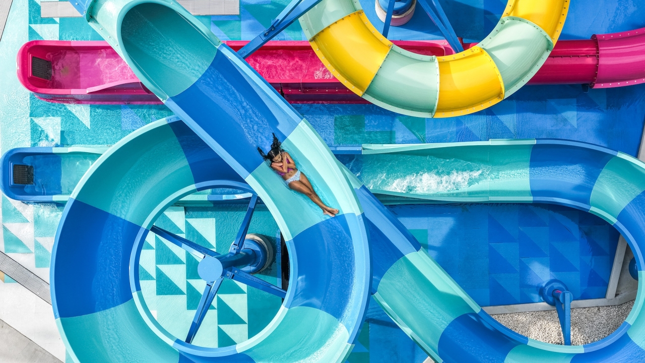 Surf and Splash Orlando, Aqua Cove striped water slide